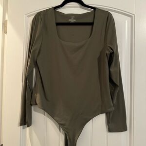 Nuuds square neck bodysuit XL olive
